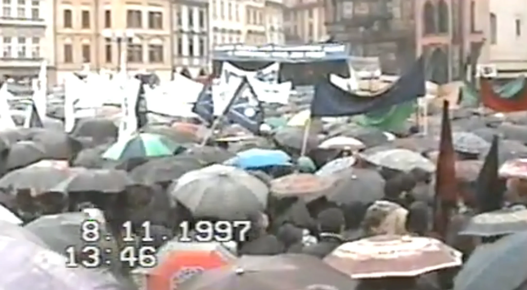 Demonstrace „staromák“ 8.11.1997